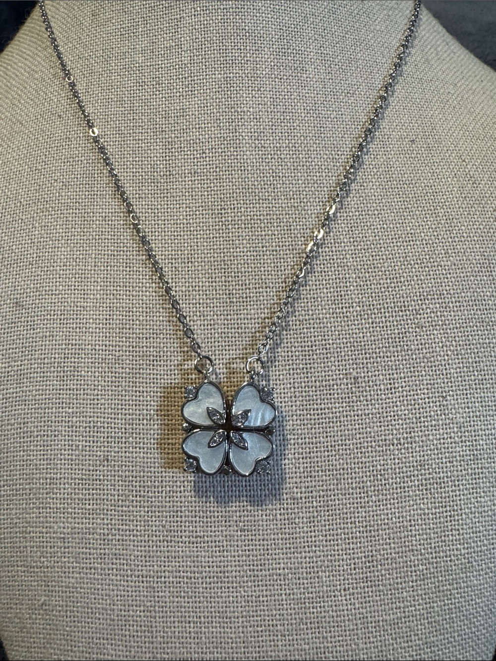Clover 2-Way Magnetic Mother of Pearl Pendant Necklace Stainless Steel